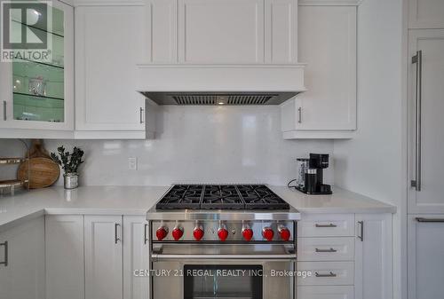 135 Steam Whistle Dr, Whitchurch-Stouffville, ON - Indoor Photo Showing Kitchen