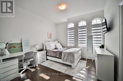 135 Steam Whistle Dr, Whitchurch-Stouffville, ON - Indoor Photo Showing Bedroom