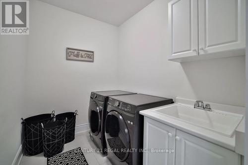 135 Steam Whistle Dr, Whitchurch-Stouffville, ON - Indoor Photo Showing Laundry Room
