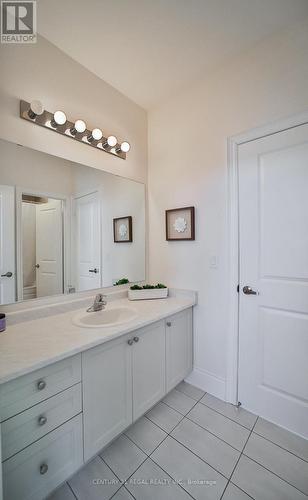 135 Steam Whistle Dr, Whitchurch-Stouffville, ON - Indoor Photo Showing Bathroom