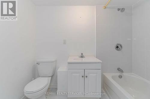 77 Tumblewood Place, Welland, ON - Indoor Photo Showing Bathroom
