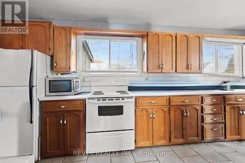 103 Powerview Avenue, St. Catharines, ON - Indoor Photo Showing Kitchen