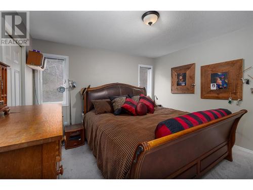 608 Glenmeadows Road, Kelowna, BC - Indoor Photo Showing Bedroom