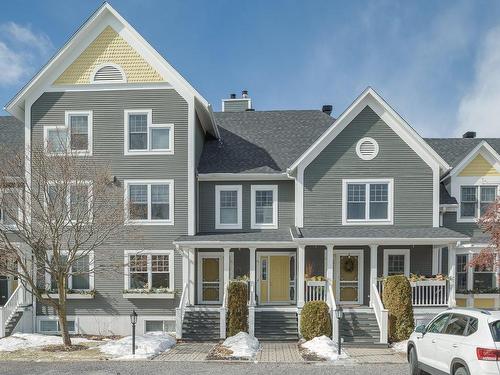 ExtÃ©rieur - 22 Ch. Du Hudson Club, Rigaud, QC - Outdoor With Deck Patio Veranda With Facade