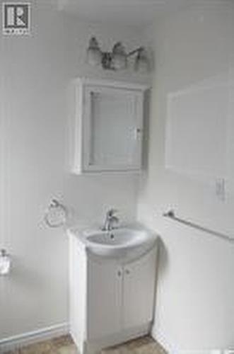 1111 23Rd Street W, Saskatoon, SK - Indoor Photo Showing Bathroom