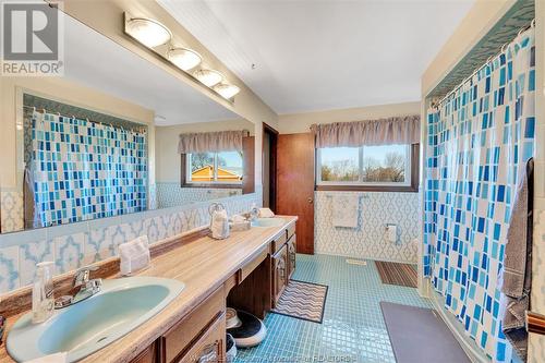 3371 County Road 20, Amherstburg, ON - Indoor Photo Showing Bathroom