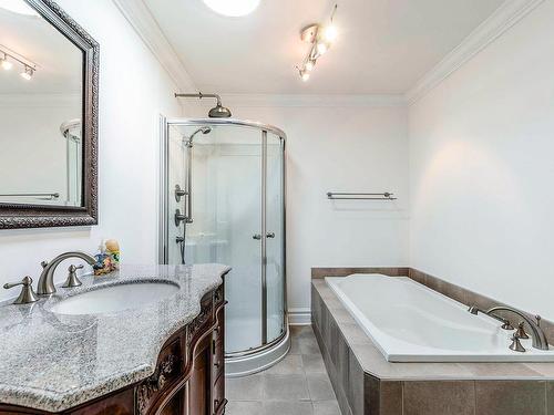 Salle de bains - 3870 Rue Leningrad, Brossard, QC - Indoor Photo Showing Bathroom