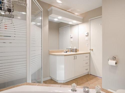 Bathroom - 3-530 Rue Notre-Dame, La Prairie, QC - Indoor Photo Showing Bathroom