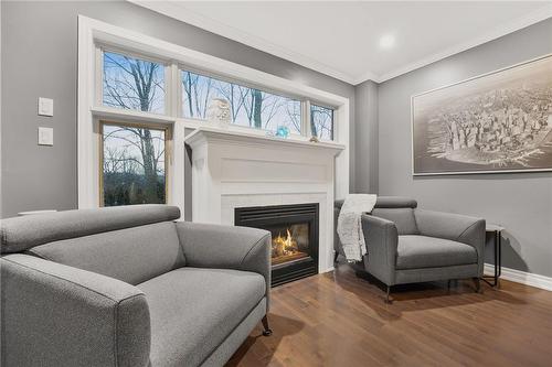 786 Upper Horning Road, Hamilton, ON - Indoor Photo Showing Living Room With Fireplace