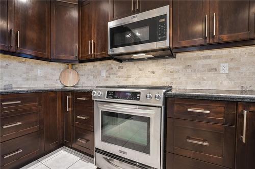 786 Upper Horning Road, Hamilton, ON - Indoor Photo Showing Kitchen With Upgraded Kitchen