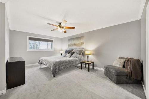 786 Upper Horning Road, Hamilton, ON - Indoor Photo Showing Bedroom
