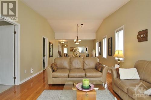 38 Armagh Way, Ottawa, ON - Indoor Photo Showing Living Room