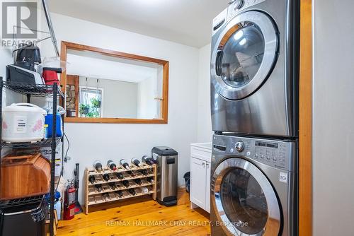 15698 Mclaughlin Road, Caledon, ON - Indoor Photo Showing Laundry Room