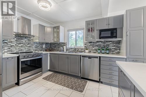 2087 Munden Road, Mississauga, ON - Indoor Photo Showing Kitchen With Upgraded Kitchen