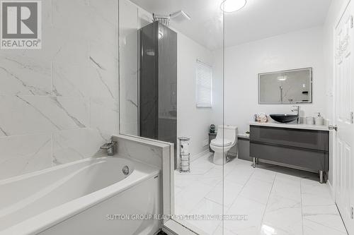 2087 Munden Road, Mississauga, ON - Indoor Photo Showing Bathroom