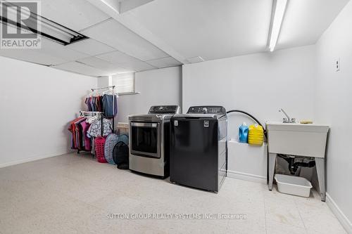2087 Munden Road, Mississauga, ON - Indoor Photo Showing Laundry Room