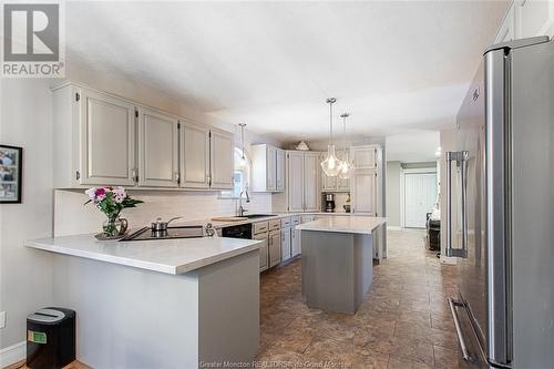 508 Isabelle, Dieppe, NB - Indoor Photo Showing Kitchen With Upgraded Kitchen