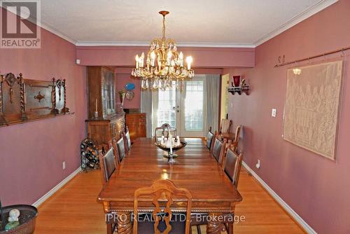 51 Bond Cres S, Richmond Hill, ON - Indoor Photo Showing Dining Room