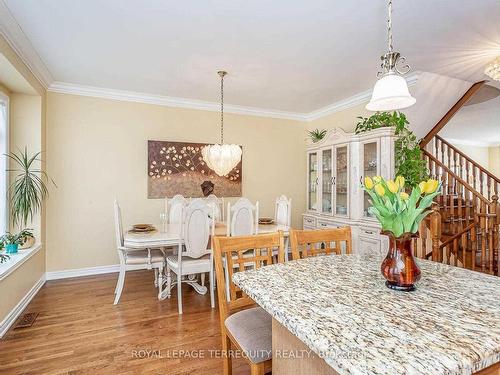 9-485 Bristol Rd W, Mississauga, ON - Indoor Photo Showing Dining Room