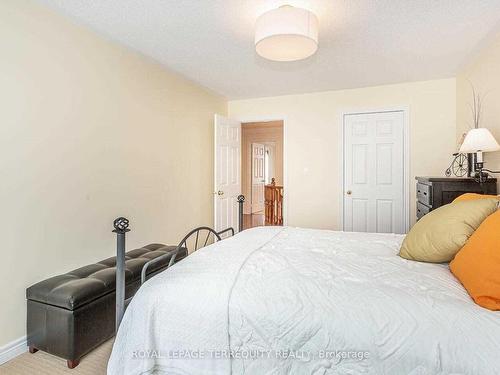 9-485 Bristol Rd W, Mississauga, ON - Indoor Photo Showing Bedroom