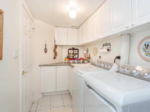 9-485 Bristol Rd W, Mississauga, ON - Indoor Photo Showing Laundry Room