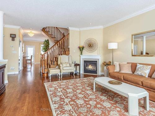 9-485 Bristol Rd W, Mississauga, ON - Indoor Photo Showing Living Room With Fireplace
