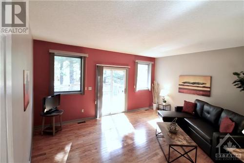 Main floor family rm with access to deck - 1776 Radage Road, Kingston, ON - Indoor Photo Showing Living Room