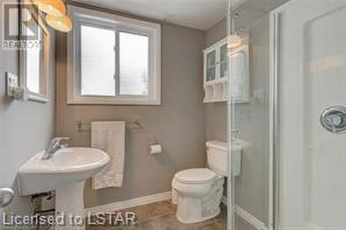491 Lawson Road, London, ON - Indoor Photo Showing Bathroom