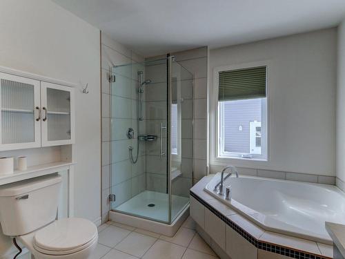Salle de bains - 712 Rue Robert, Lachute, QC - Indoor Photo Showing Bathroom