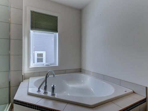 Bathroom - 712 Rue Robert, Lachute, QC - Indoor Photo Showing Bathroom