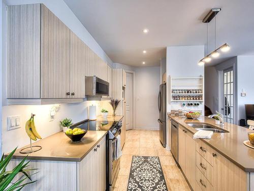 Kitchen - 4768Z Rue Vittorio-Fiorucci, Montréal (Saint-Laurent), QC - Indoor Photo Showing Kitchen With Double Sink With Upgraded Kitchen