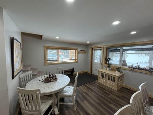 355 White Moose Road, Sioux Narrows, ON - Indoor Photo Showing Dining Room