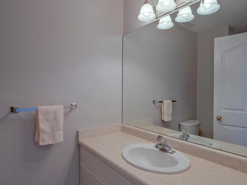 106-915 Saskatoon Road, Kelowna, BC - Indoor Photo Showing Bathroom