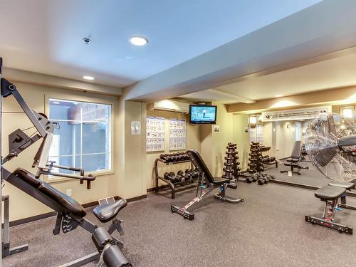 107-1089 Sunset Drive, Kelowna, BC - Indoor Photo Showing Gym Room