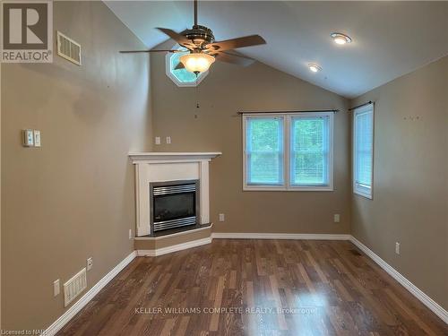 3241 Grove Ave, Fort Erie, ON - Indoor With Fireplace