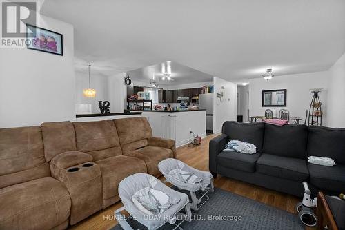 1239 Brackenwood Cres, Kingston, ON - Indoor Photo Showing Living Room