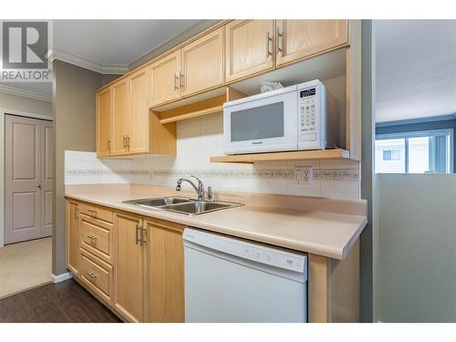 3850 Brown Road Unit# 102, West Kelowna, BC - Indoor Photo Showing Kitchen With Double Sink