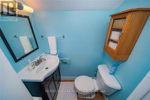 248 Lincoln Road W, Fort Erie, ON - Indoor Photo Showing Bathroom