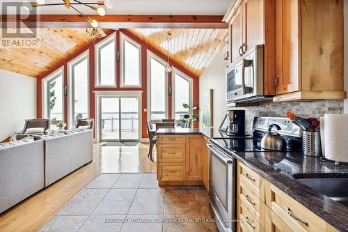 7304 Glen Ellen Drive, Ramara, ON - Indoor Photo Showing Kitchen