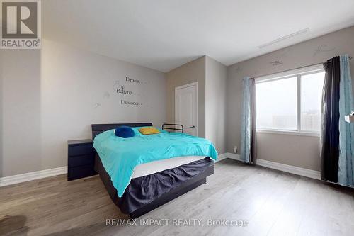 1001 - 44 Bond Street W, Oshawa, ON - Indoor Photo Showing Bedroom