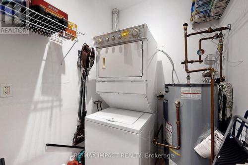1001 - 44 Bond Street W, Oshawa, ON - Indoor Photo Showing Laundry Room
