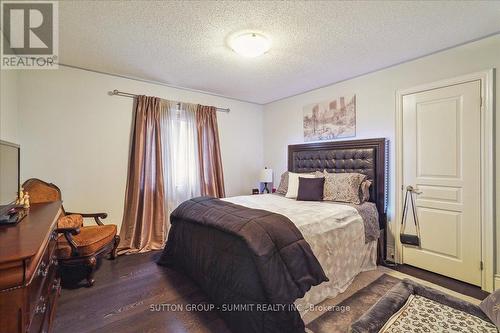 415 Vellore Park Ave, Vaughan, ON - Indoor Photo Showing Bedroom