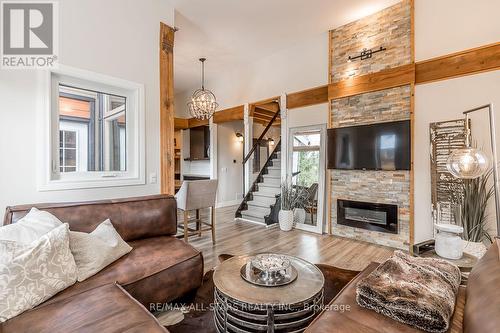 40 Balson Boulevard, Whitchurch-Stouffville, ON - Indoor Photo Showing Living Room With Fireplace
