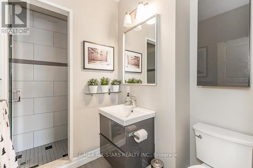 40 Balson Blvd, Whitchurch-Stouffville, ON - Indoor Photo Showing Bathroom