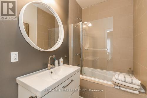 40 Balson Boulevard, Whitchurch-Stouffville, ON - Indoor Photo Showing Bathroom