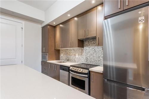 457 Plains Road E|Unit #107, Burlington, ON - Indoor Photo Showing Kitchen With Upgraded Kitchen