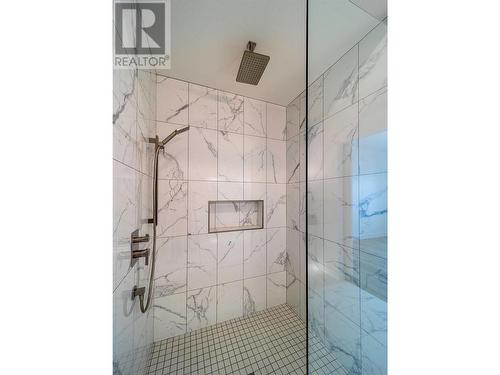 9723 Centrestone Drive, Lake Country, BC - Indoor Photo Showing Bathroom