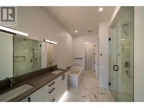 9723 Centrestone Drive, Lake Country, BC - Indoor Photo Showing Bathroom