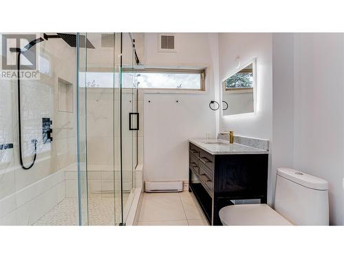5555 Stubbs Road, Lake Country, BC - Indoor Photo Showing Bathroom