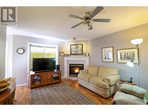 531 Red Wing Drive, Penticton, BC - Indoor Photo Showing Living Room With Fireplace